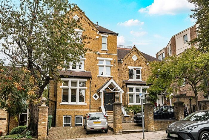 3 Bedroom Flat For Sale In Prince Arthur Road, Hampstead Village, NW3