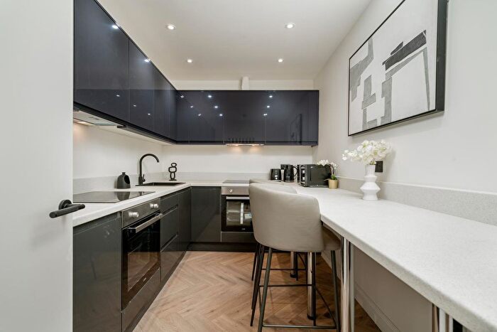 6 Bedroom Property To Rent In Stockport Road, London, SW16