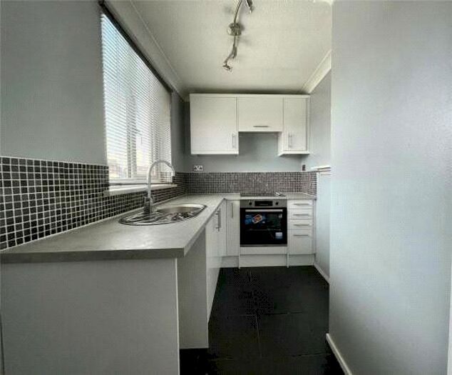 Studio To Rent In Berry Vale, South Woodham Ferrers, Chelmsford, Essex, CM3