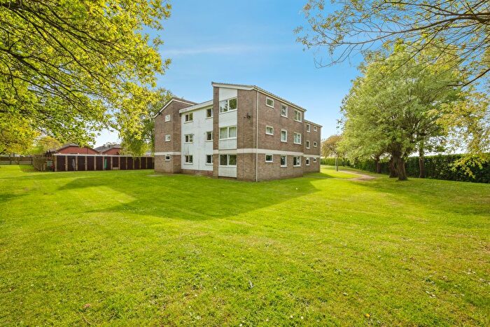2 Bedroom Flat For Sale In Ormesby Road, Badersfield, Norwich, NR10