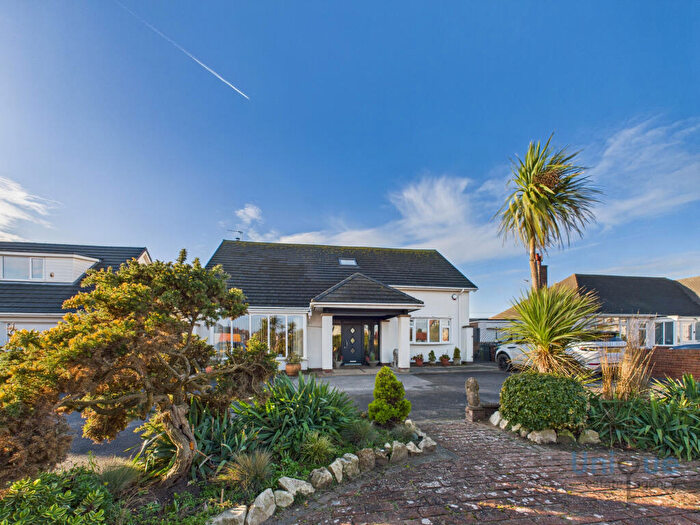 4 Bedroom Bungalow For Sale In Clifton Drive North, Lytham St. Annes, FY8