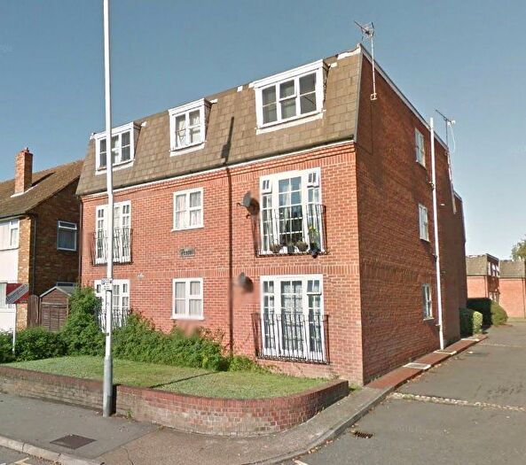 1 Bedroom Flat To Rent In Harlington, Hayes, UB3