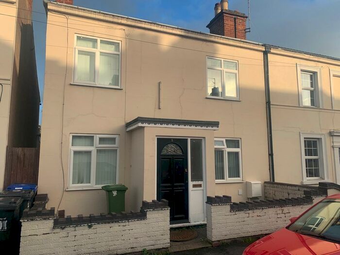 5 Bedroom Semi-Detached House To Rent In Forfield Place, Leamington Spa, Warwickshire, CV31