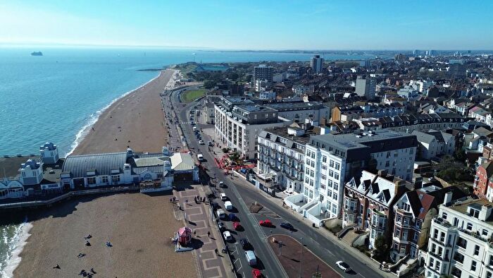 2 Bedroom Flat For Sale In St. Helens Parade, Southsea, PO4