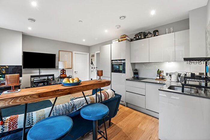 1 Bedroom Flat For Sale In Summerstown, London, SW17