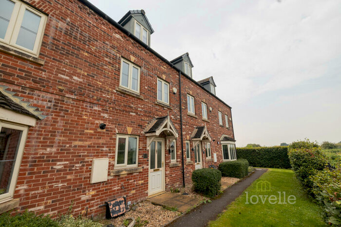 3 Bedroom Town House To Rent In Horsley Road, Gainsborough, DN21