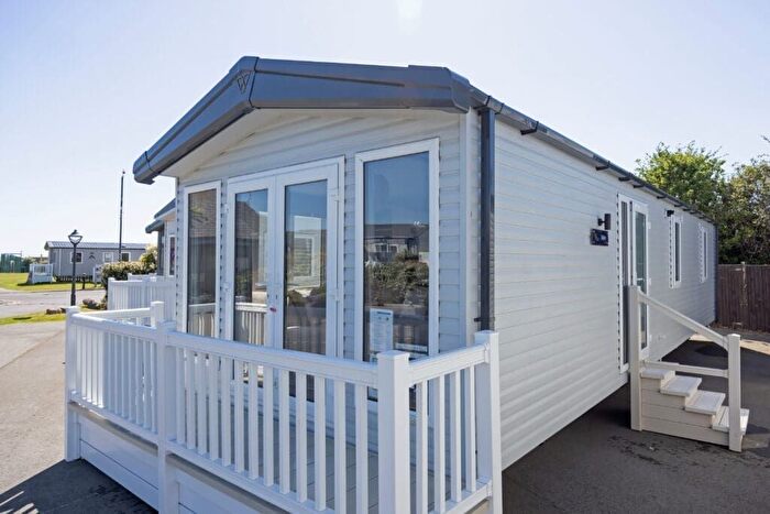2 Bedroom Mobile/park Home For Sale In Dyserth Road, Rhyl, LL18