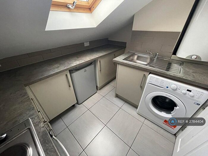 1 Bedroom Flat To Rent In High St, Barnet, EN5