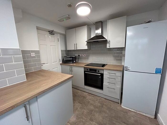 4 Bedroom Semi-Detached House To Rent In Lindley Street, Mansfield, NG18