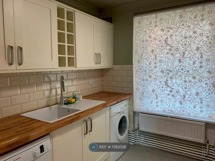 4 Bedroom Flat To Rent In Appleford, London, NW5