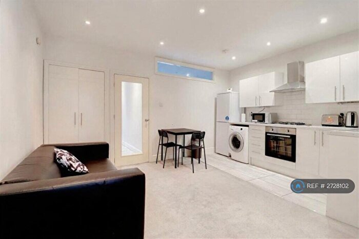 2 Bedroom Flat To Rent In Portland Road, Croydon, SE25