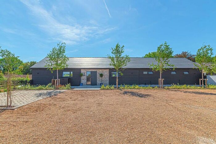 4 Bedroom House For Sale In Cedar Barn, Hollingdon, Leighton Buzzard, LU7