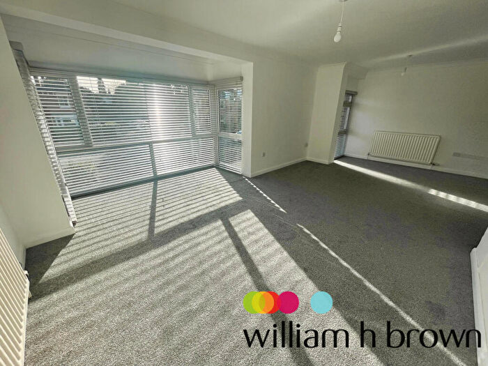 2 Bedroom Apartment To Rent In Oaks Drive, Colchester, CO3