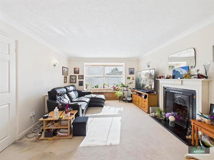 5 Bedroom Detached House For Sale In Campbell Road, Maidenbower, RH10
