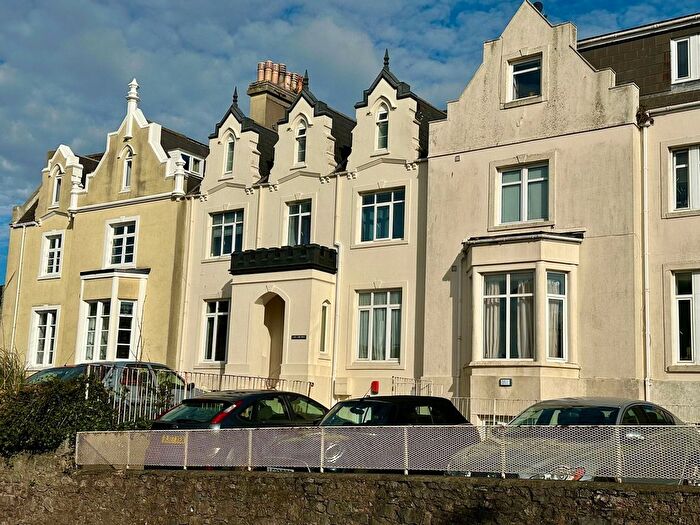 1 Bedroom Flat For Sale In St. Lukes Road, Torquay, TQ2