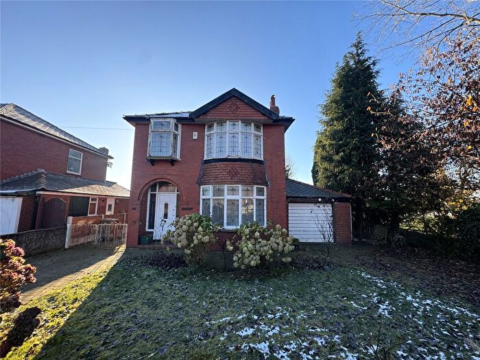 3 Bedroom Detached House To Rent In Kingsway, Rochdale, Greater Manchester, OL16