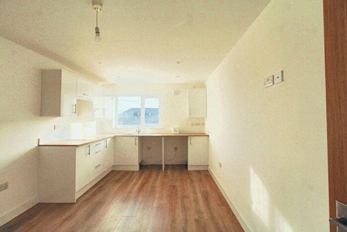 2 Bedroom Flat To Rent In Chalk Court, Villa Street, Beeston, NG9