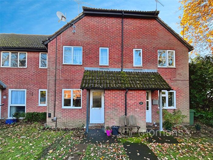 1 Bedroom Maisonette For Sale In Vesey Close, Farnborough, Hampshire, GU14