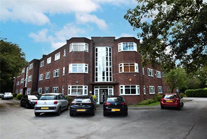 2 Bedroom Apartment For Sale In Wilmslow Road, Didsbury, M20
