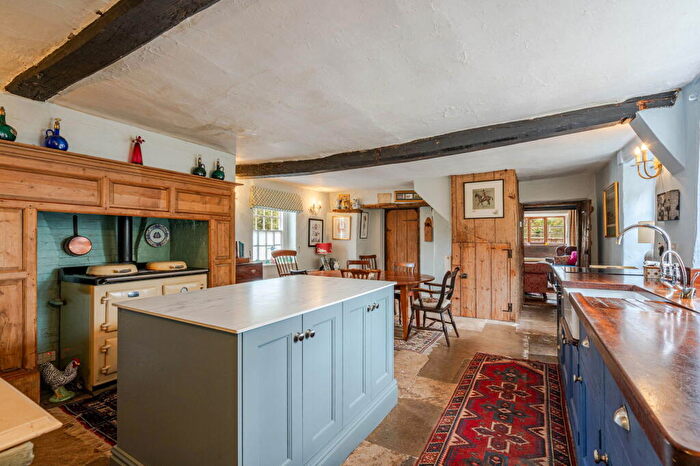 5 Bedroom Detached House For Sale In South Pavenhill Farm, Purton, SN5