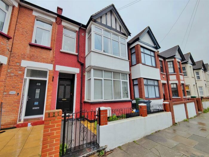 2 Bedroom Flat To Rent In Alexandra Road, Southend-On-Sea, SS1