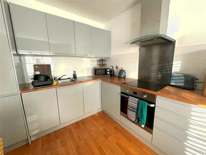 2 Bedroom Flat To Rent In Peperharow Road, Godalming, Surrey, GU7