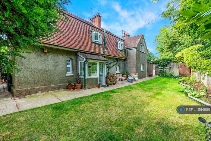 3 Bedroom Detached House To Rent In Kingswood Manor, Lower Kingswood, Tadworth, KT20