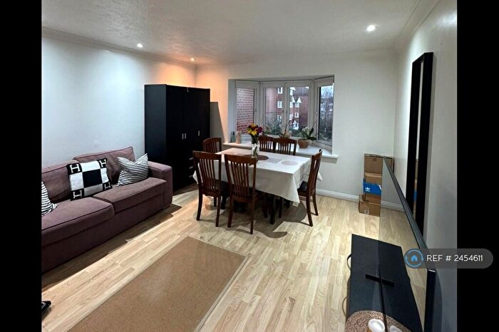 2 Bedroom Flat To Rent In Rossetti Road, London, SE16