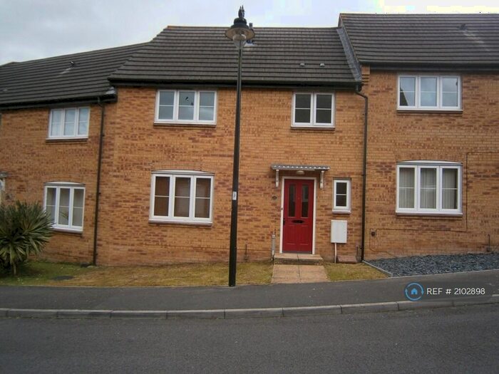 3 Bedroom Terraced House To Rent In Biddlesden Road, Yeovil, BA21