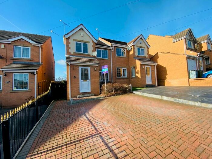 3 Bedroom Semi-Detached House To Rent In Ashwood Road, Parkgate, S62