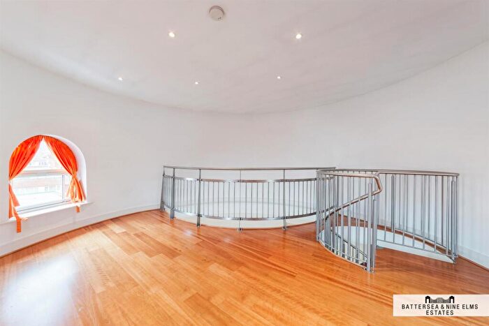 2 Bedroom Apartment For Sale In Bridge Theatre Apartments, Battersea Bridge Road, SW11