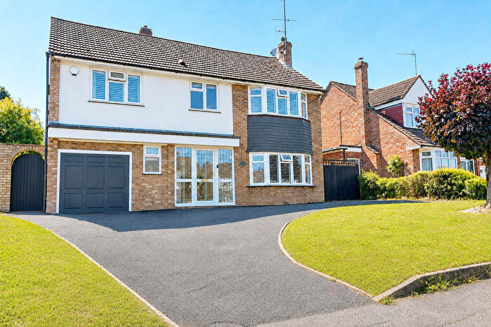 4 Bedroom Detached House For Sale In Homewood Avenue, Cuffley, EN6