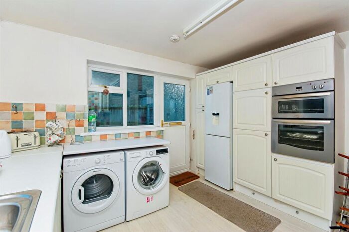 2 Bedroom Detached Bungalow For Sale In Daniels Gate, Long Sutton, Spalding, PE12