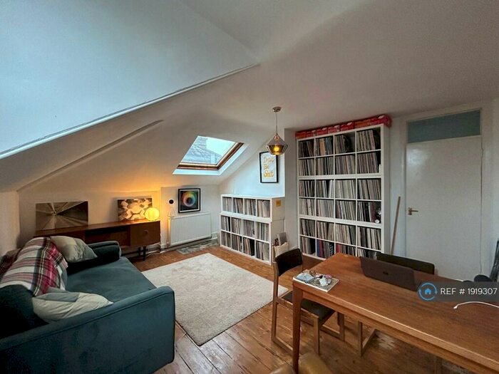 1 Bedroom Flat To Rent In Cazenove Road, London, N16