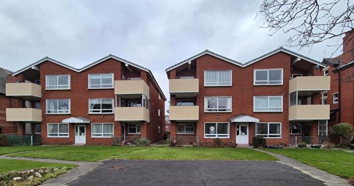 2 Bedroom Flat For Sale In St. Annes Road East, Lytham St. Annes, FY8