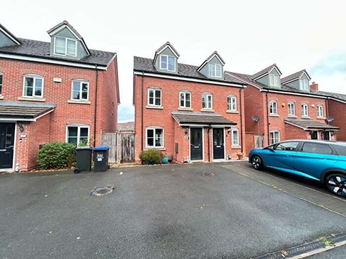3 Bedroom Semi-Detached House For Sale In Owen Grove, Whitnash, Leamington Spa, CV31