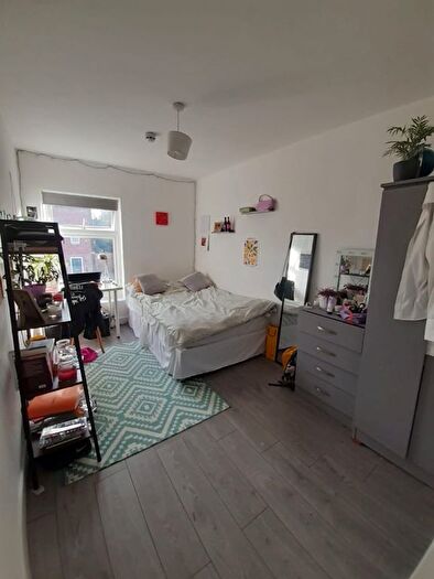 6 Bedroom Semi-Detached House To Rent In Talbot Road, Manchester, M14