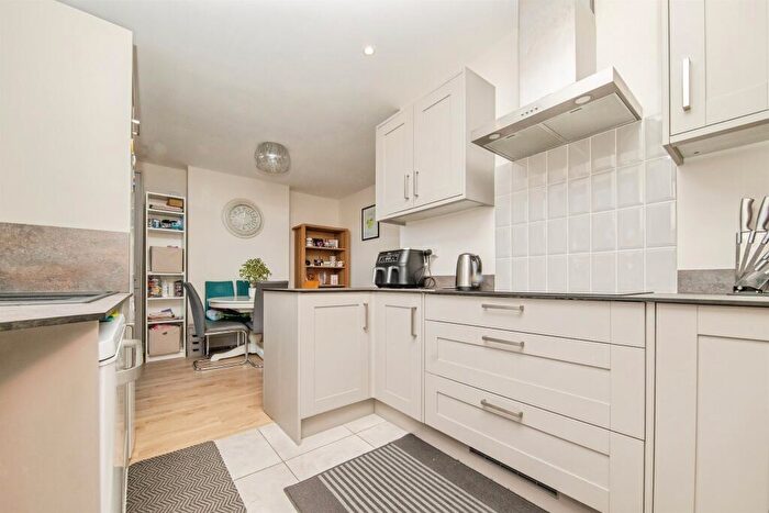 3 Bedroom Semi Detached House For Sale In Ernleigh Road, Ipswich, IP4