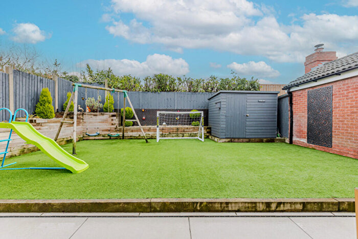 3 Bedroom Detached House For Sale In Hill View Rise, Northwich, CW8