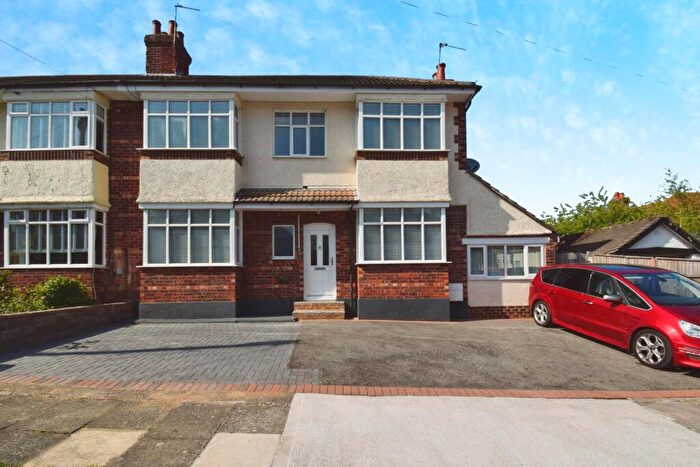 3 Bedroom Semi-Detached House To Rent In Kirkway, Bebington, CH63