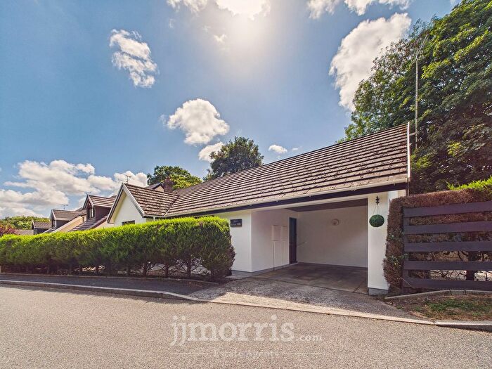 2 Bedroom Detached Bungalow For Sale In Oakwood Grove, Haverfordwest, SA61