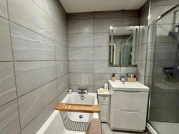 2 Bedroom Flat To Rent In Maney Hill Road, Sutton Coldfield, B72