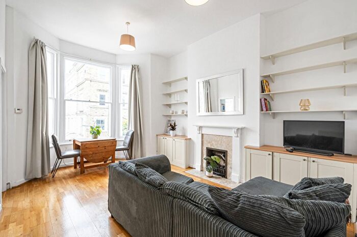 3 Bedroom Flat For Sale In Louvaine Road, London, SW11