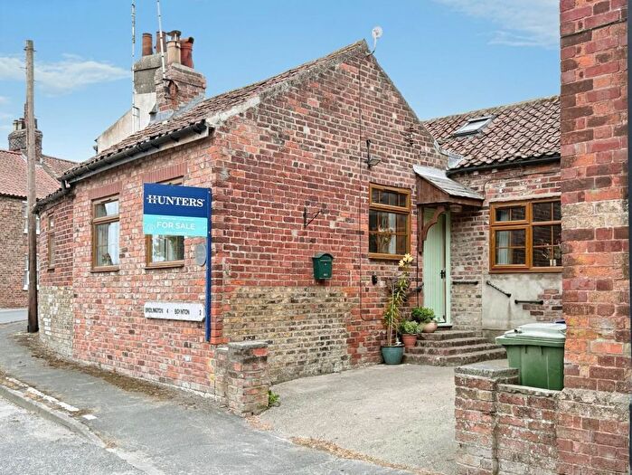 1 Bedroom Detached Bungalow For Sale In Front Street, Grindale, Bridlington, YO16