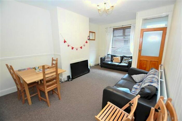 6 Bedroom Maisonette To Rent In Field Street, Gosforth, Newcastle Upon Tyne, NE3