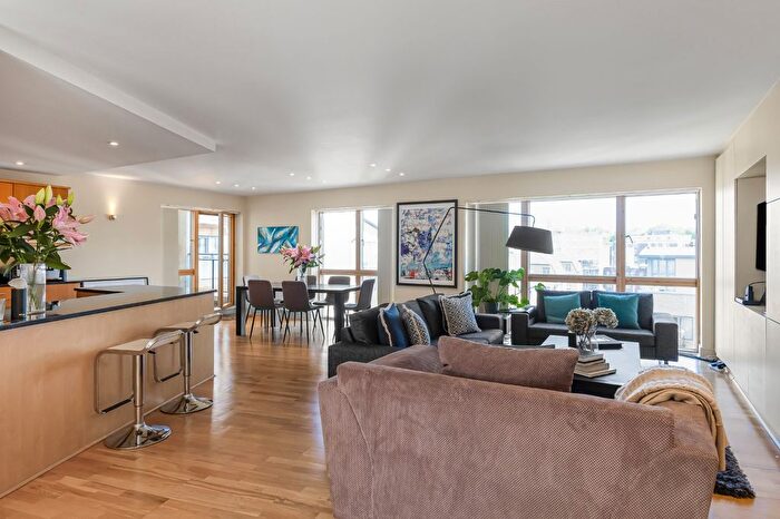2 Bedroom Flat For Sale In Harrowby Street, Marylebone, London, W1H