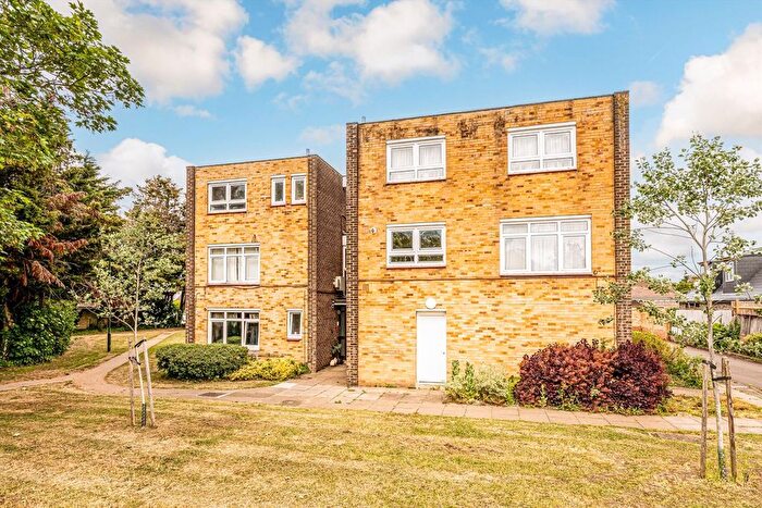 3 Bedroom Flat For Sale In Millfield Road, Whitton, TW4