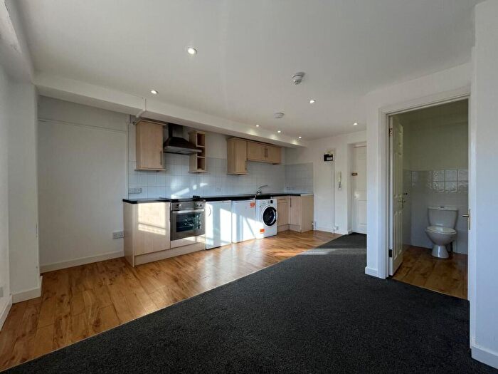 Studio To Rent In - Kingston Road, New Malden, KT3