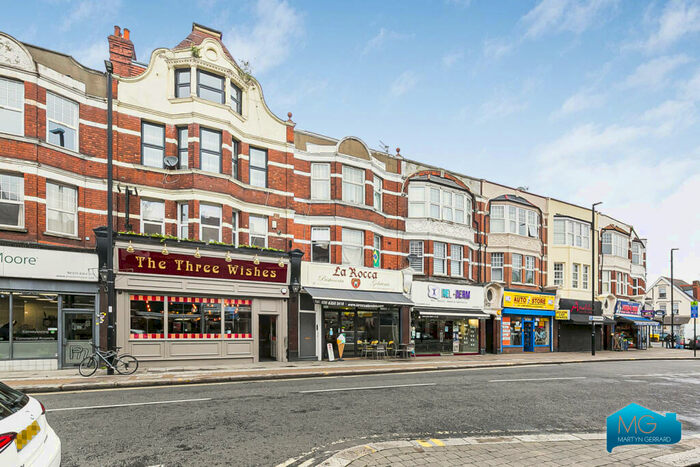 2 Bedroom Apartment To Rent In Green Lanes, Winchmore Hill, London, N21