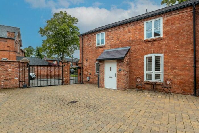1 Bedroom Retirement Property For Sale In Rosefield Cottage, Lillington Avenue, Leamington Spa, Warwickshire, CV32